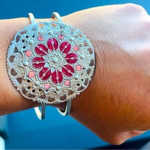 Light adjustable silver and Meena bracelet